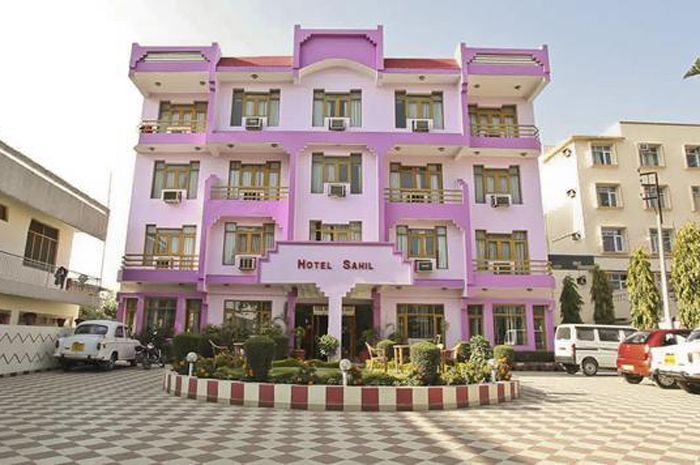 j and k tourism hotel in katra